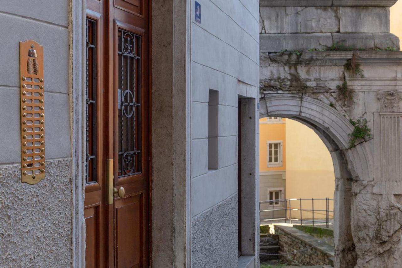 Casa Vacanze Penelope In Centro Storico Triest Exterior foto