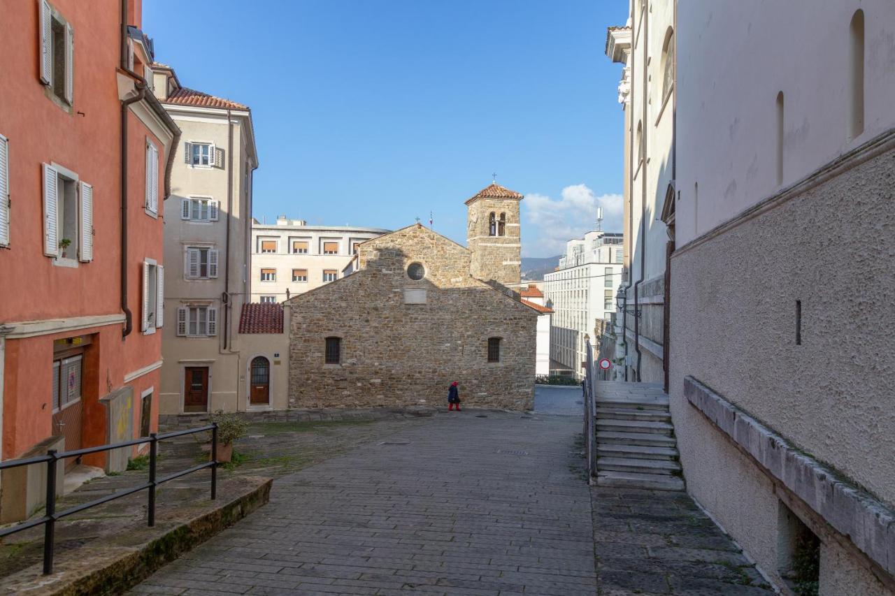 Casa Vacanze Penelope In Centro Storico Triest Exterior foto